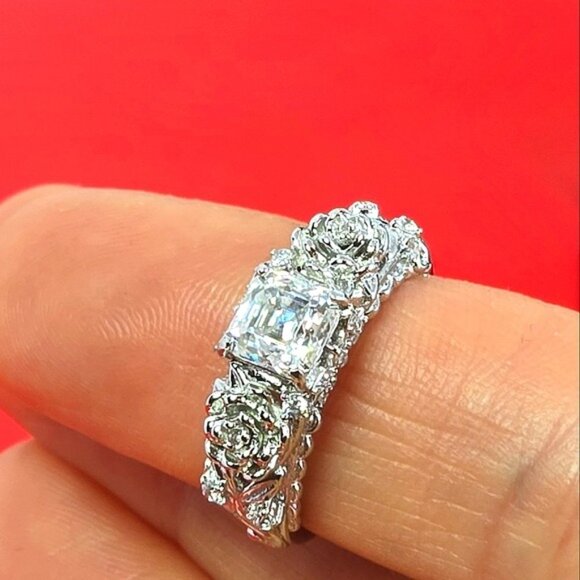 925 Sterling Silver Ring Sz 7 with D Colour Moissanite Gemstone - Picture 5 of 12